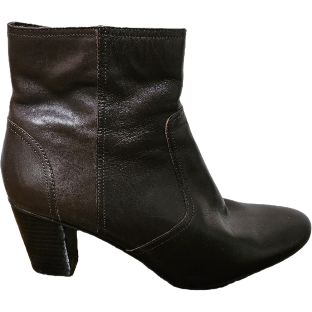Vintage Y2K Nine West Clean Look Leather Ankle Boots Size 7.5 Brown City Sleek